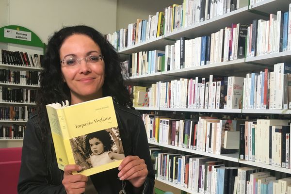 Dalie Farah, agrégée de lettres et professeure à Thiers (Puy-de-Dôme) publie son premier roman  « Impasse Verlaine ».