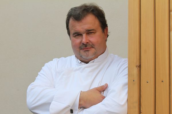 Le célèbre pâtissier Pierre Hermé déjà ambassadeur d'Alsace a été intronisé ce jeudi ambassadeur de la ville de Colmar.