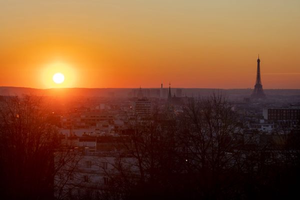 Des recommandations ont été émises notamment pour les automobilistes, pour le pic de pollution à l'ozone qui touche Paris et sa région, ce mercredi 26 juin.