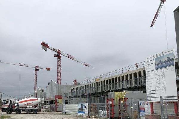 Le chantier des Bassin à Flots à Bordeaux retrouve son activité - 12 mai 2020 -