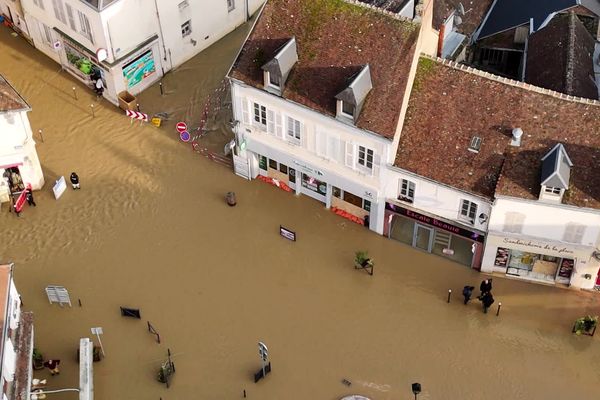 La commune de Cloyes-les-Trois-Rivières, en Eure-et-Loir, envahie par les eaux ce 11 octobre.