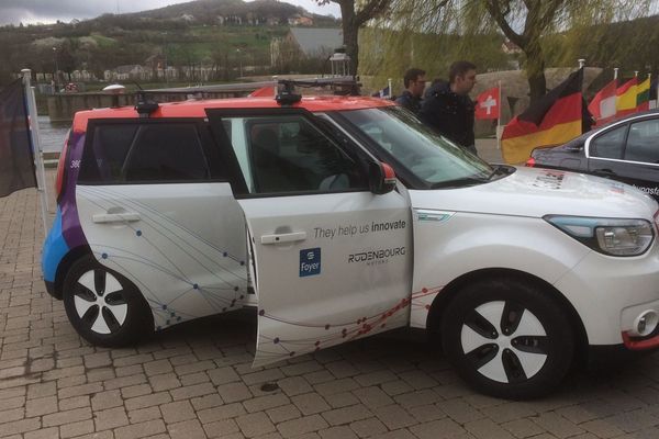 La voiture autonome a été présentée à Schengen, au Luxembourg, mercredi 3 mars 2019, aux ministres allemands, français et luxembourgeois.