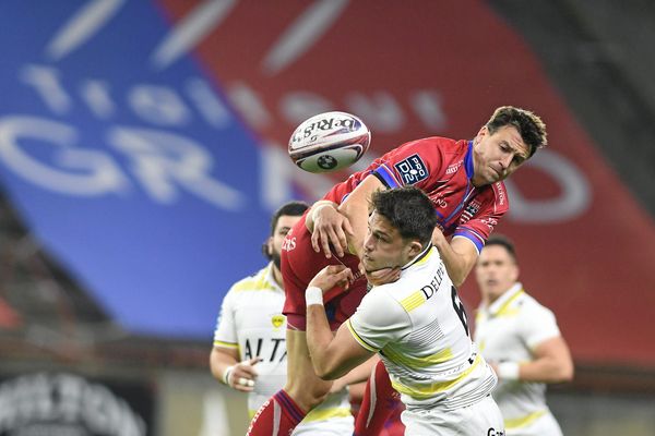 Alexandre Bécognée (en blanc), lors d'un match de Pro D2 contre Béziers, le 28 02 2020.