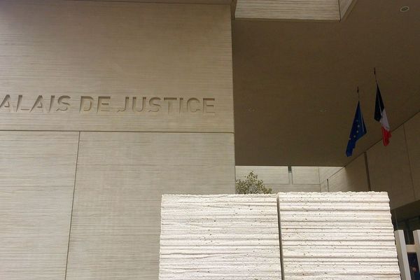 Un gilet jaune a été condamné à deux ans de prison ferme par le tribunal correctionnel de Béziers.