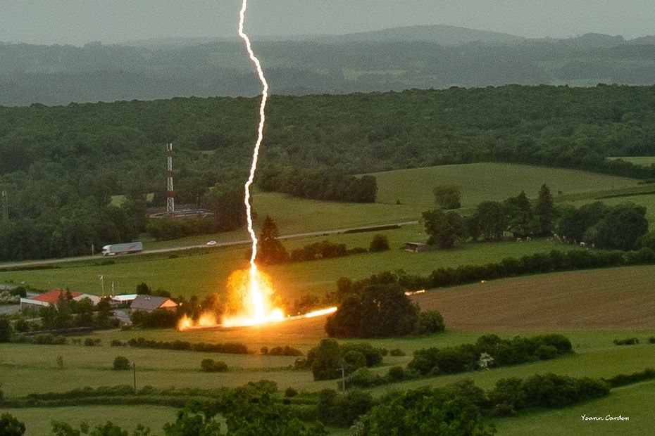 Cette photo de foudre dans le Jura fait le buzz sur les r seaux