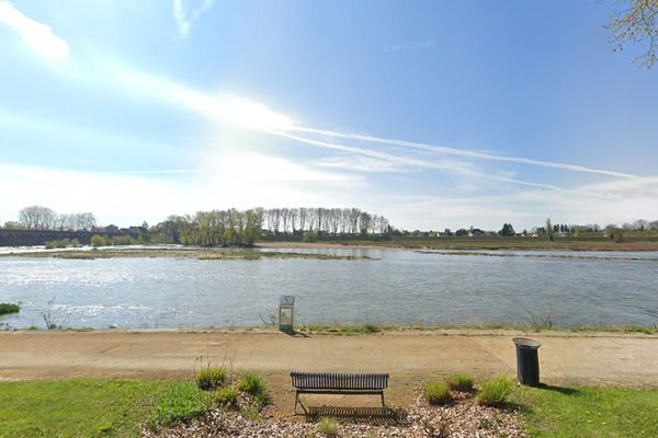 C'est à ce niveau que David Martin s'est jeté dans la Loire.