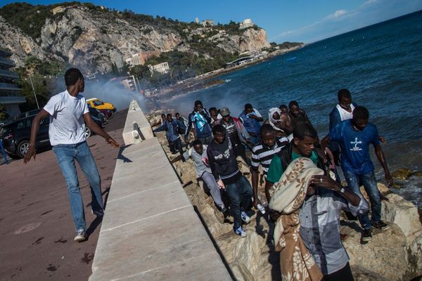 Août 2016 : 200 migrants sont bloqués à Vintimille en Italie