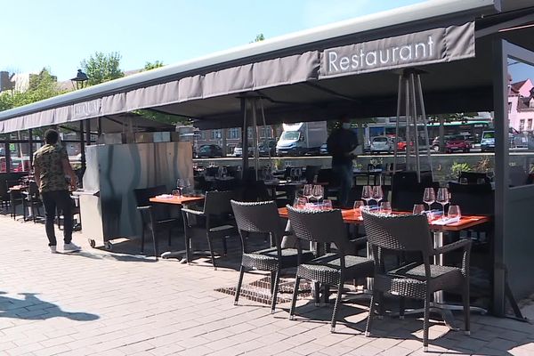 Terrasse de restaurant, quai Belu à Amiens