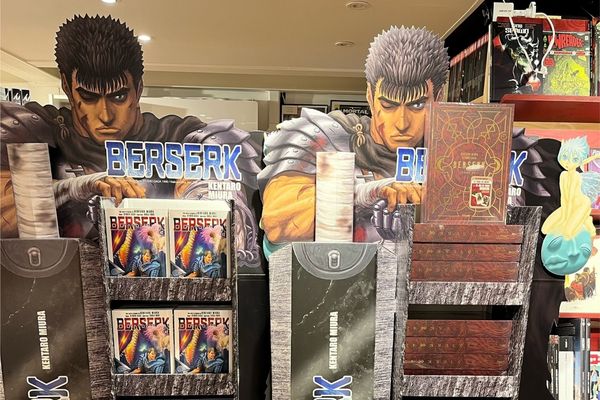 Présentoirs Berserk installés pour la sortie du tome 42, le mercredi 10 juillet 2024.