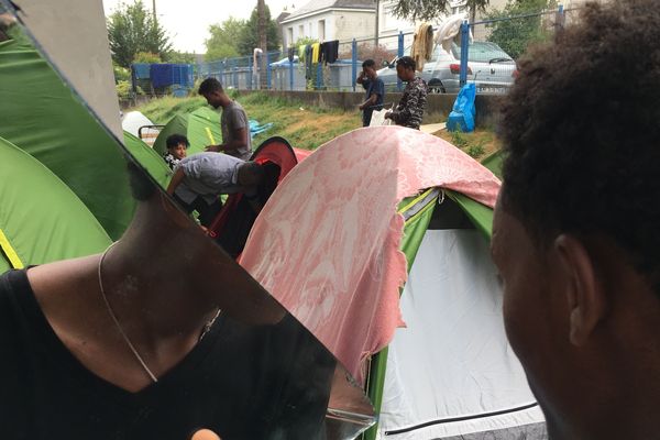 Les migrants au gymnase Jeanne Bernard à Nantes, juillet 2019