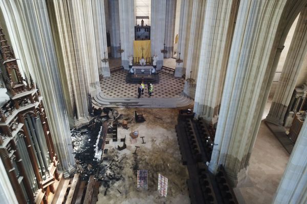 À l'intérieur de la cathédrale de Nantes le 18 juillet 2020