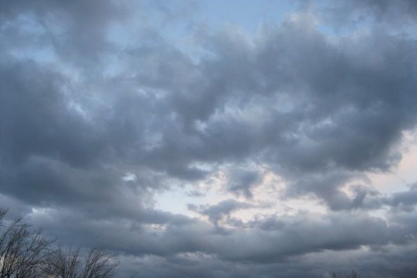 Le ciel se couvre peu à peu ; c'est l'annonce d'une nouvelle perturbation pluvio-neigeuse