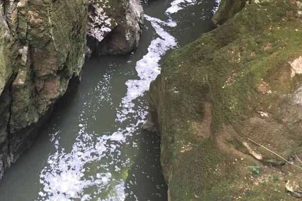 Particulièrement dangereuses, les gorges du Fier ont déjà été le théâtre de 3 noyades mortelles depuis le début de la saison estivale.