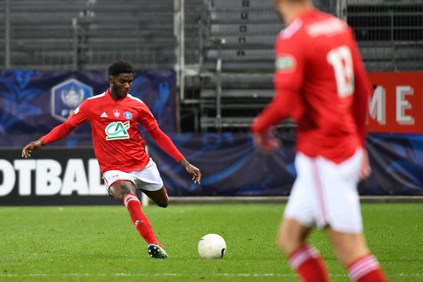 Lilian Brassier du Stade Brestois lors du match contre Rodez, pendant les 32ème de finale de la Coupe de France. Les Brestois ont maintenant rendez-vous avec le PSG