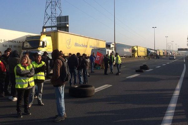 Les routiers sur le périphérique de Caen ce mardi matin