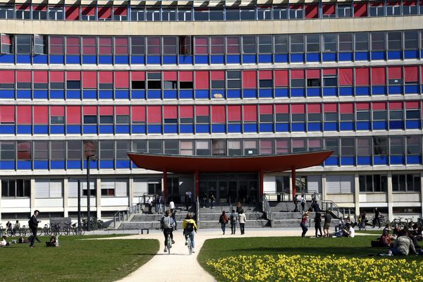 L'université de Strasbourg prévoit de fermer ses portes deux semaines supplémentaires cet hiver pour faire des économies d'énergie.