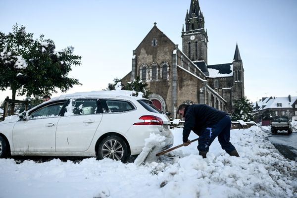 Il était tombé plusieurs centimètres de neige en Normandie le 21 novembre 2024, comme ici à Sourdeval, dans la Manche