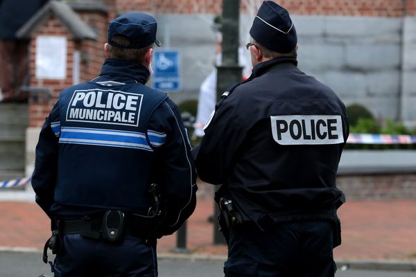 Les policiers de terrain seront associés à la réflexion. 