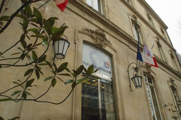 L'hôtel de région dans le VIIe arrondissement accueille ce marché éphémère.