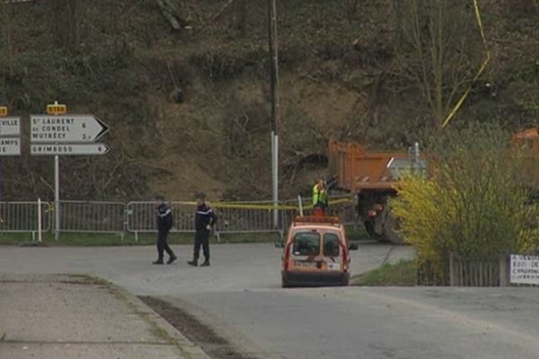 Un périmètre de sécurité a été installé dans un rayon de 800 m autour de la bomba ce mercredi