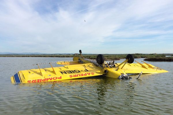 Une panne moteur serait à l'origine de l'accident.