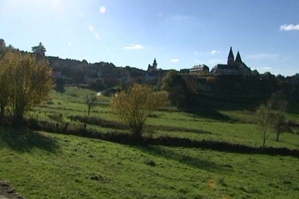 Bénévent-l'Abbaye en Creuse : première " Petite cité de caractère" du Limousin.