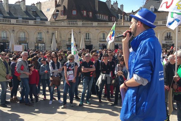 Les syndicats enseignants avaient appelé au rassemblement ce samedi à Dijon.