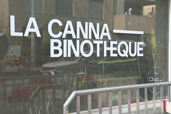 La cannabinothèque a ouvert ses portes le 11 décembre 2023 dans le canton de Genève