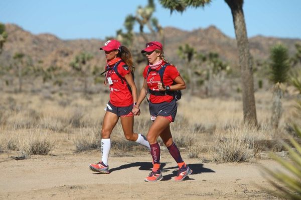 C'est sous la chaleur, dans la parc national Joshua Tree, que les 2 championnes ont parcouru une grand partie de leurs épreuves de course à pied.