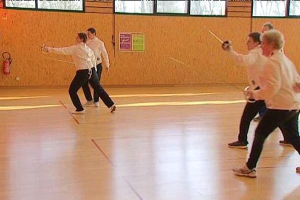 Escrime thérapeutique à Montargis après un cancer du sein 