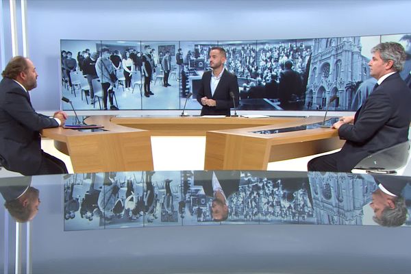 Le plateau de Dimanche en Politique, de g. à d. : Raphaël Gauvain, Jean-Christophe Galeazzi (France 3 Bourgogne), Gilles Platret