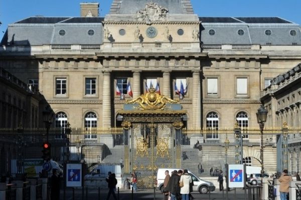 Illustration - La grand entrée du palais de Justice de Paris où se déroule le procès Wagram