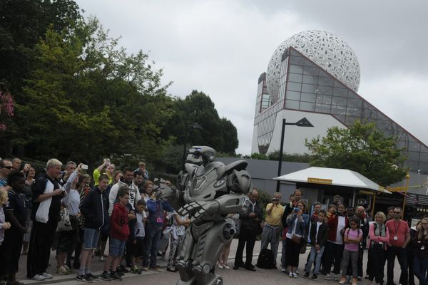 La compagnie des alpes est devenue le principal actionnaire du parc du Futuroscope en 2011.