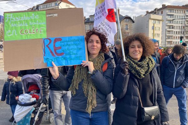 Les trois fonctions publiques, territoriale, d'État et hospitalière étaient manifestaient ce jeudi dans les rues de Besançon.