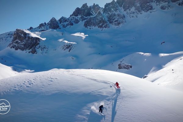 Nathalie Simon nous emmène à la rencontre de Laetitia Roux, 17 fois championne du monde de ski-alpinisme.