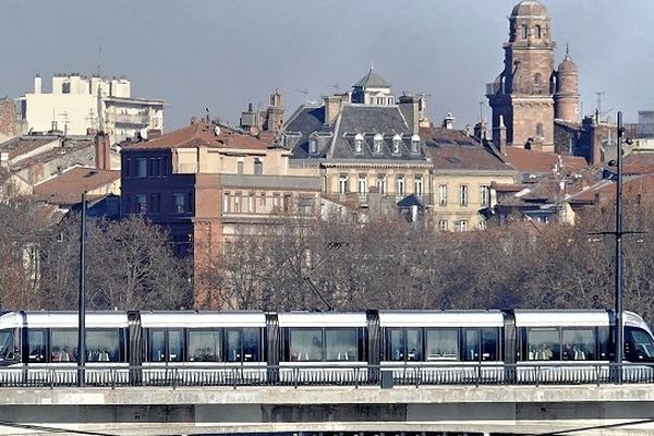 Le développement du réseau de transport en commun de l'agglomération toulousaine remis en question par la suppression de l'écotaxe