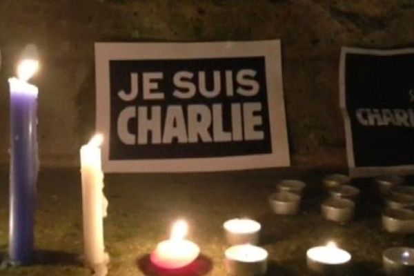 Rassemblement en hommage aux victimes de Charlie Hebdo