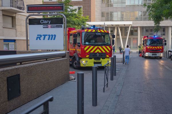 Les marins-pompiers de Marseille ont évacué la station de métro Désirée Clary à la suite d'un départ de feu sur les voies.