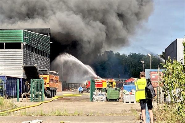 L'incendie dans l'entreprise Sardi, peu avant 11h