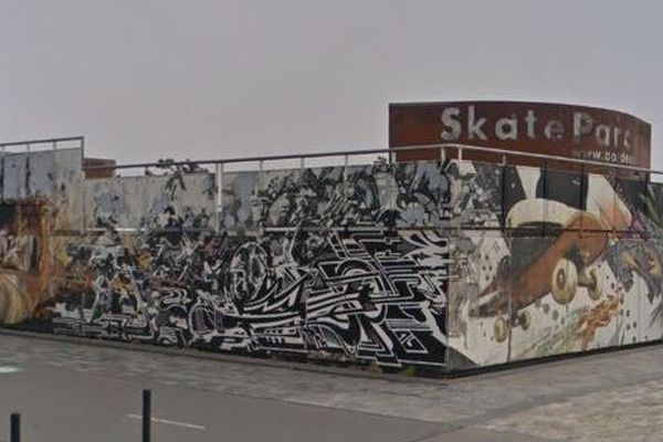 Le skate parc est situé sur le quai des Chartrons. 