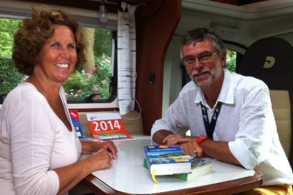 Rien n'échappe à l'oeil de Robert et Rosie, inspecteurs bénévoles pour des guides touristiques