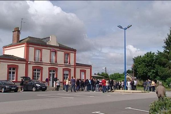 le collectif d'usagers pour la défense de la ligne Rennes-Chateaubriant