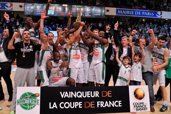 Le champion de France en titre s'est offert une première Coupe de France en l'emportant contre Nancy (55-50) lors d'un match haletant, dimanche à Paris.
