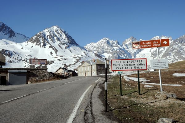 Les véhicules peuvent à nouveau passer sur le col du Lautaret, depuis ce lundi 1er avril 2024.