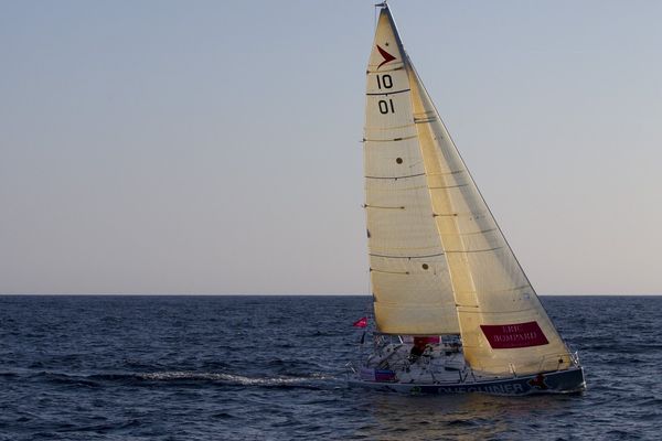 Yann Eliès en tête de la deuxième étape de la solitaire de Figaro