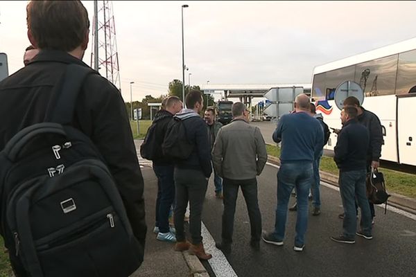 Près de 20 bus affrétés par les syndicats de police pour rejoindre la manifestation à Paris. 