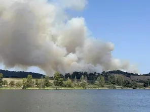 Incendie en cours aux abords du lac de Padula sur la commune d'Oletta