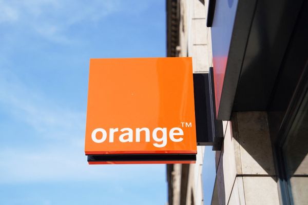 L'enseigne Orange a expliqué la panne par une coupure de câbles autour d'Arras.