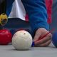 La boccia, discipline sportive pour des joueurs lourdement handicapés.