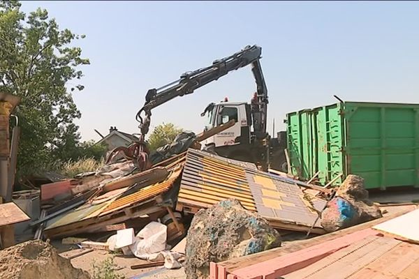 La cabane a été détruite ce mercredi 26 juin au bois de Lihus, dans l'Oise.